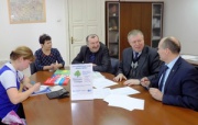 Сотрудники Администрации Красногорского района поддержали акцию Почты России  «Дерево добра»